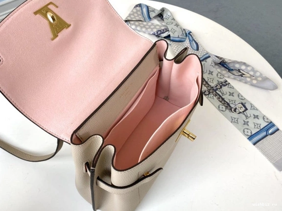 WIS LOUIS MM VUITTON EVER BB LOCKME 0821